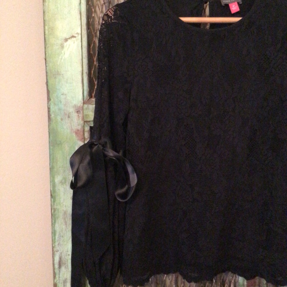 Vince Camuto formal top - Picture 4 of 7